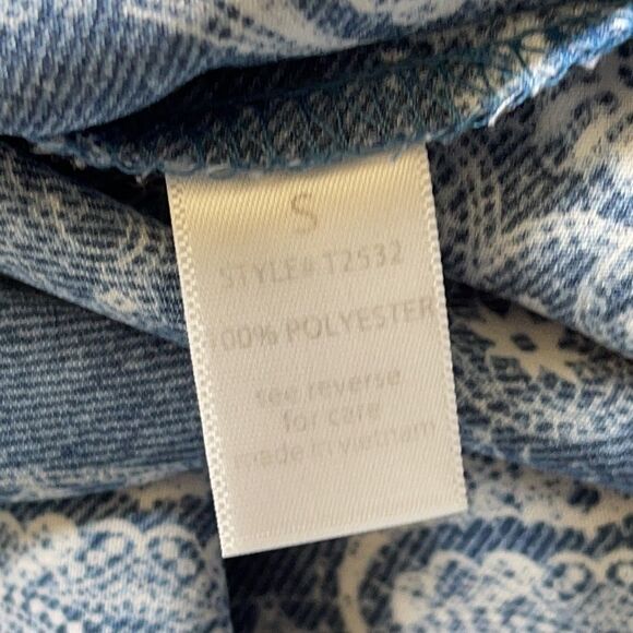 Active USA Top  - Picture 8 of 8